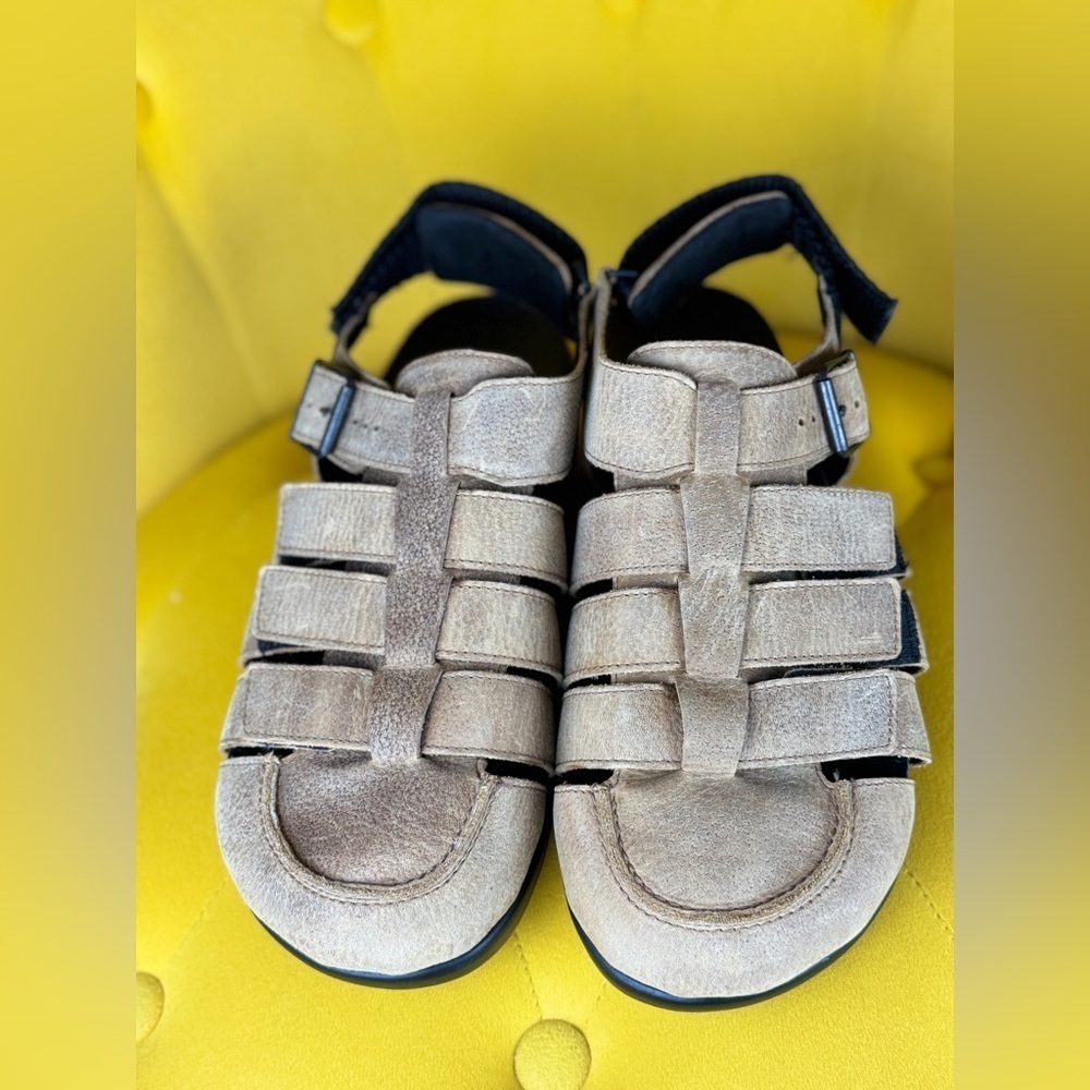 SAS Endeavor Iron Tan Color Leather Sandals. Men's 9 1/2